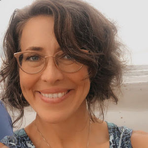 Meet your Posher, Angela